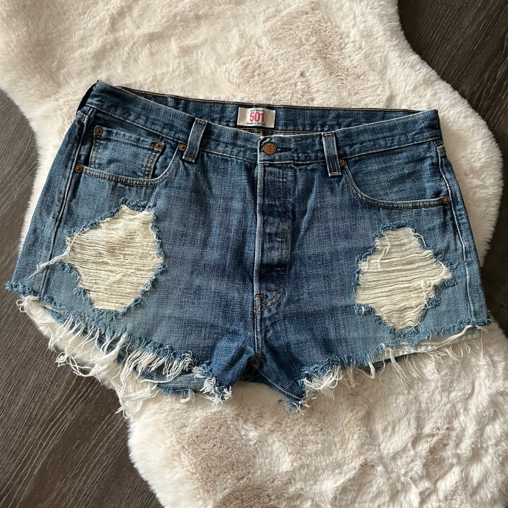LEVI’S Women's Distressed Denim Shorts‎
